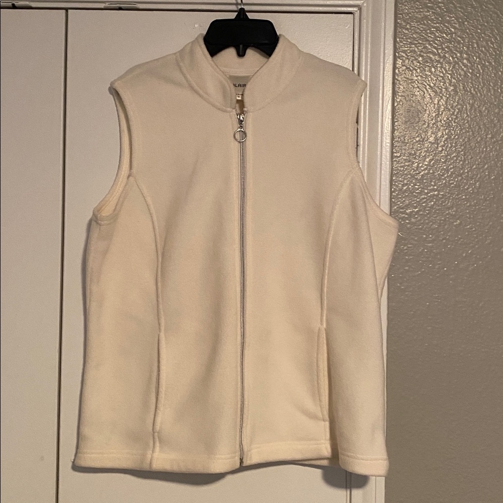 Blair White Sleeveless Vest